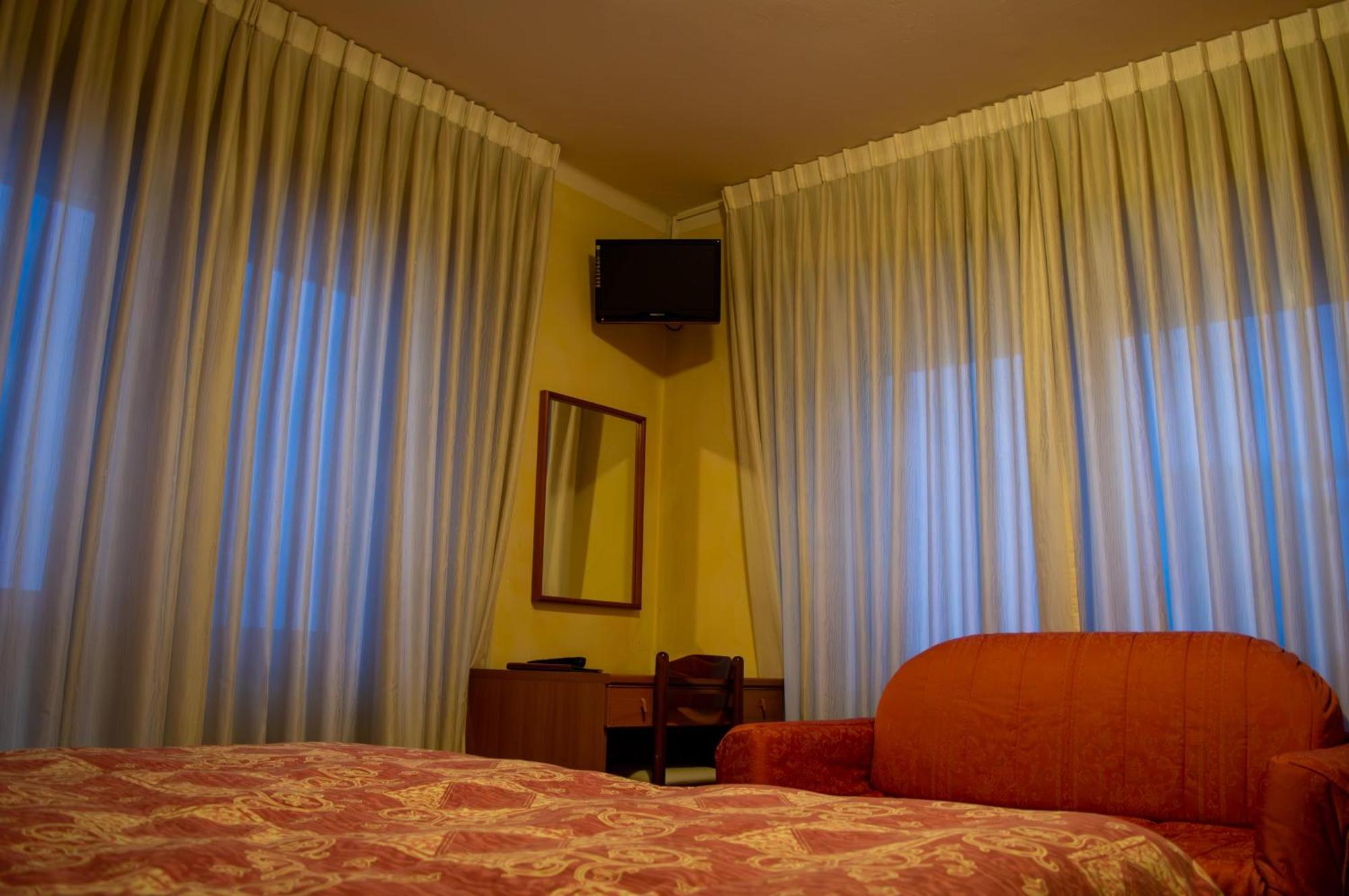 Hotel Serena - Tre Cime Views Auronzo di Cadore Exterior photo