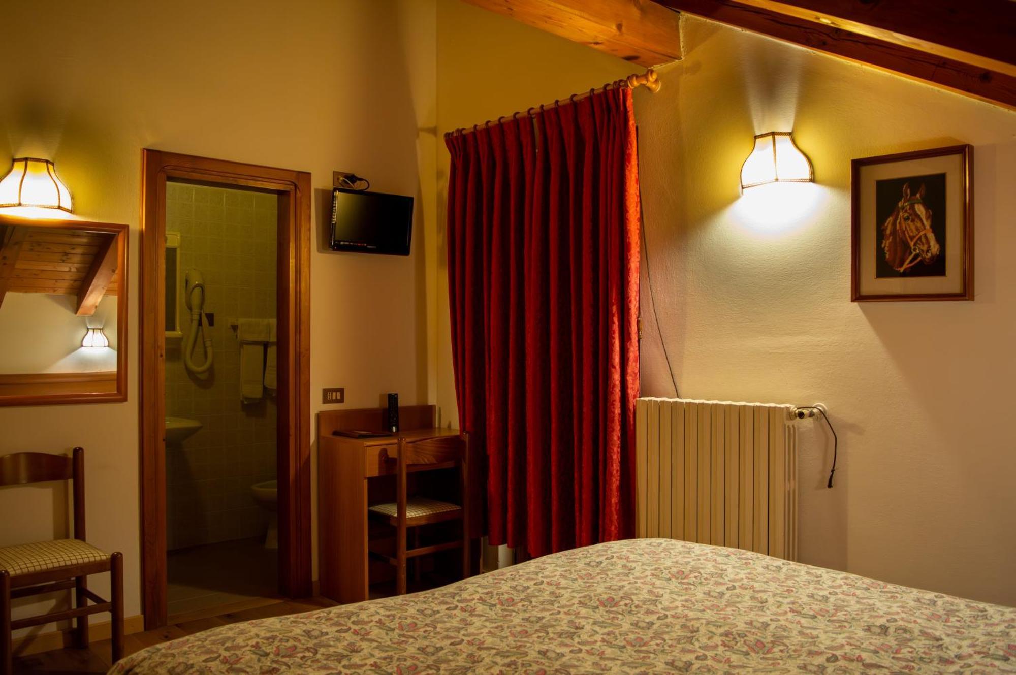 Hotel Serena - Tre Cime Views Auronzo di Cadore Room photo